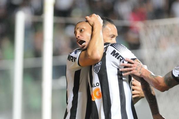 Volante Jair empatou para o Atltico ainda no primeiro tempo, depois de grande presso do Galo.