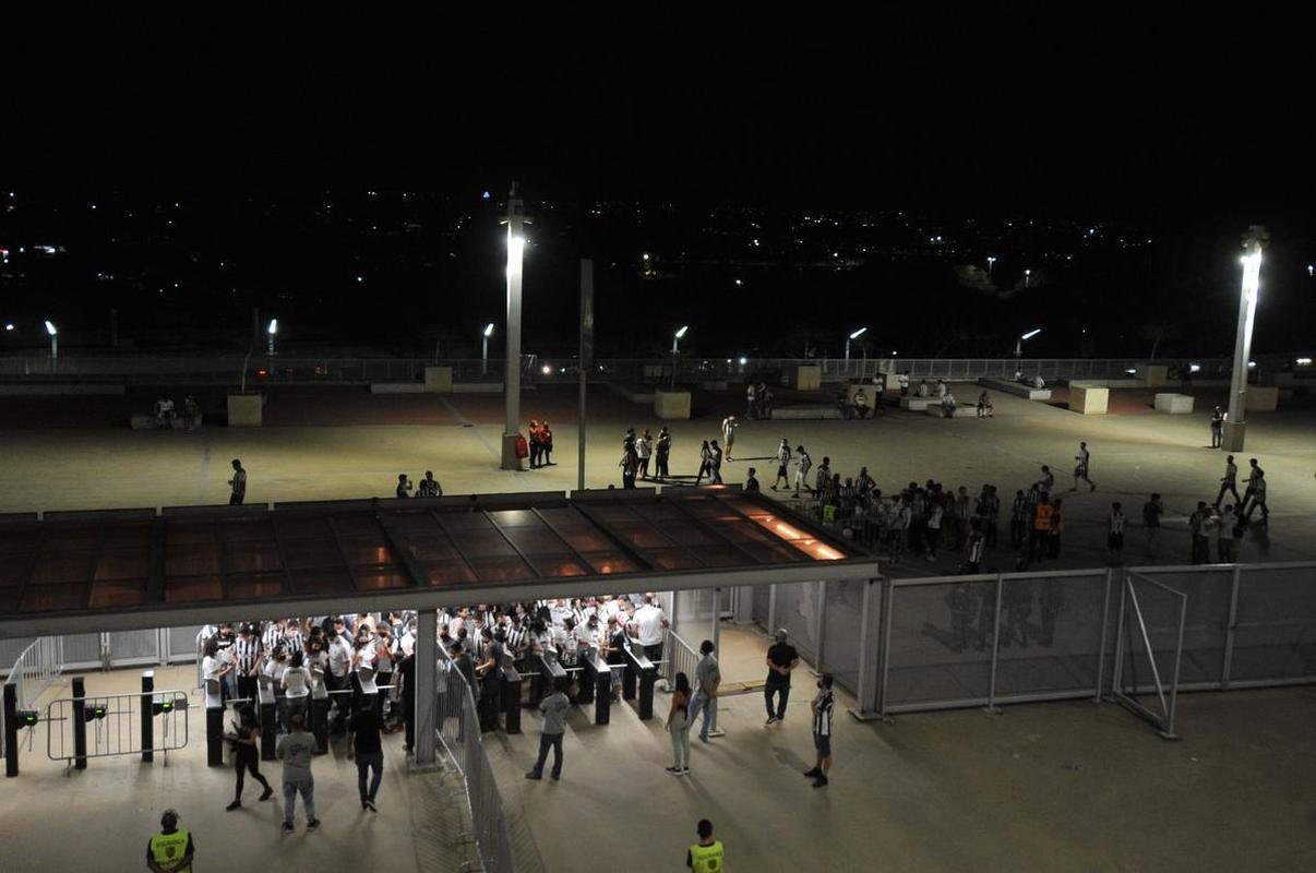 Fotos da torcida do Galo no Mineiro durante a semifinal da Copa Libertadores entre Atltico e Palmeiras (Alexandre Guzanshe/EM/DAPress 28/9/2021)