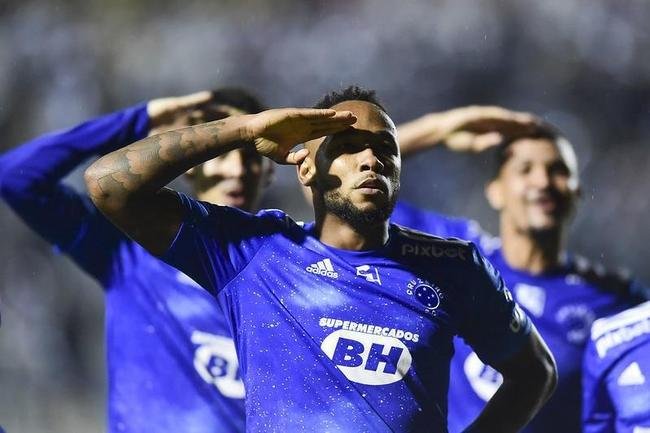 Ponte Preta x Cruzeiro: veja as fotos do jogo no Moiss Lucarelli, em Campinas, pela 32 rodada da Srie B do Campeonato Brasileiro
