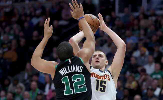 Nikola Jokic foi o grande destaque do Nuggets na vitria sobre o Celtics nesse domingo