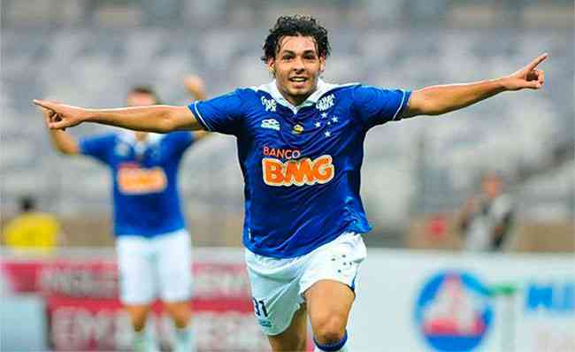 Ricardo Goulart se tornou dolo da torcida do Cruzeiro com os ttulos de 2013 e 2014