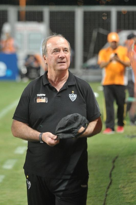 Lances do primeiro tempo do duelo entre Atltico e Defensor, pela terceira fase da Copa Libertadores