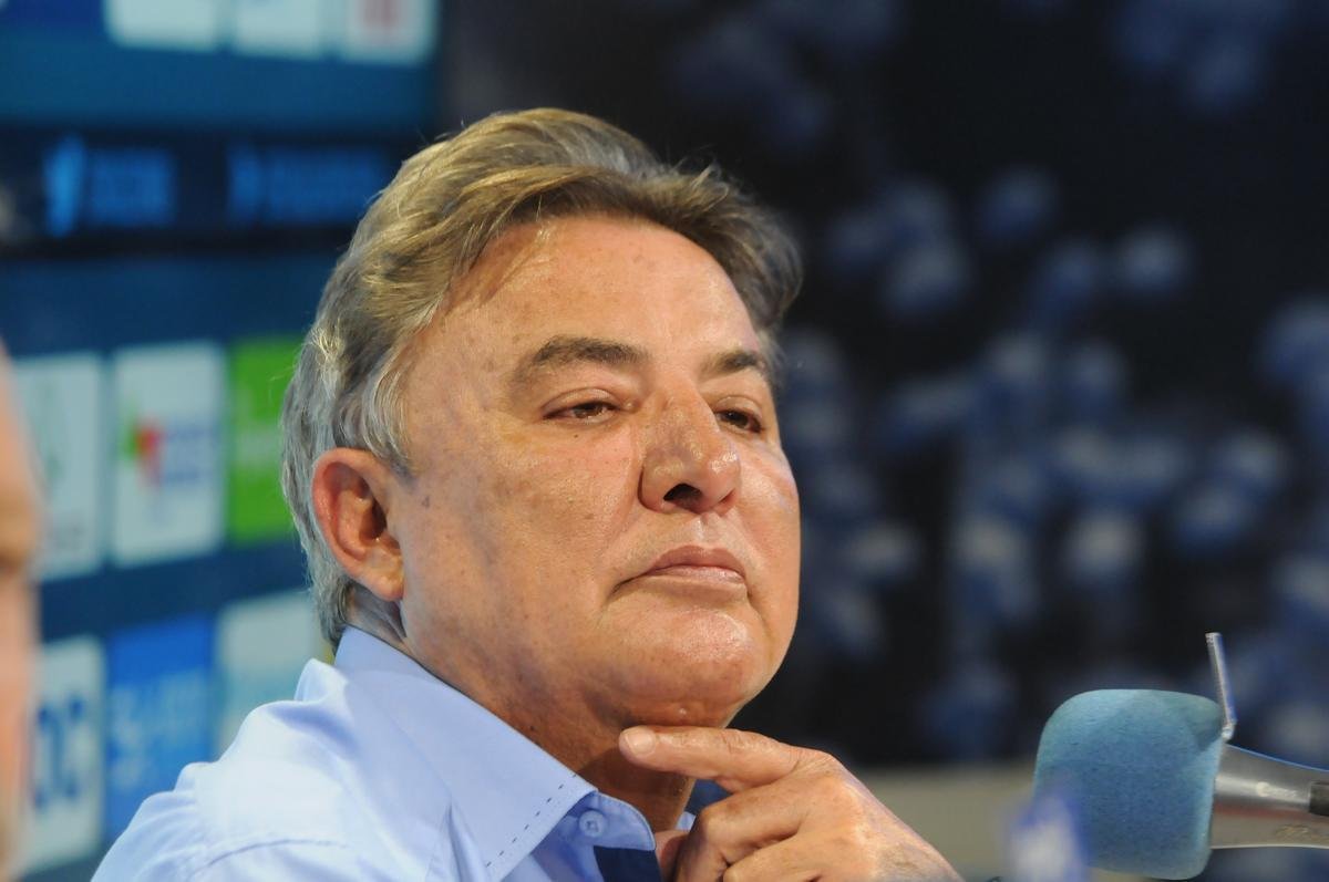 Novo gestor de futebol do Cruzeiro, Zez Perrella deu entrevista nesta sexta-feira, na Toca da Raposa II