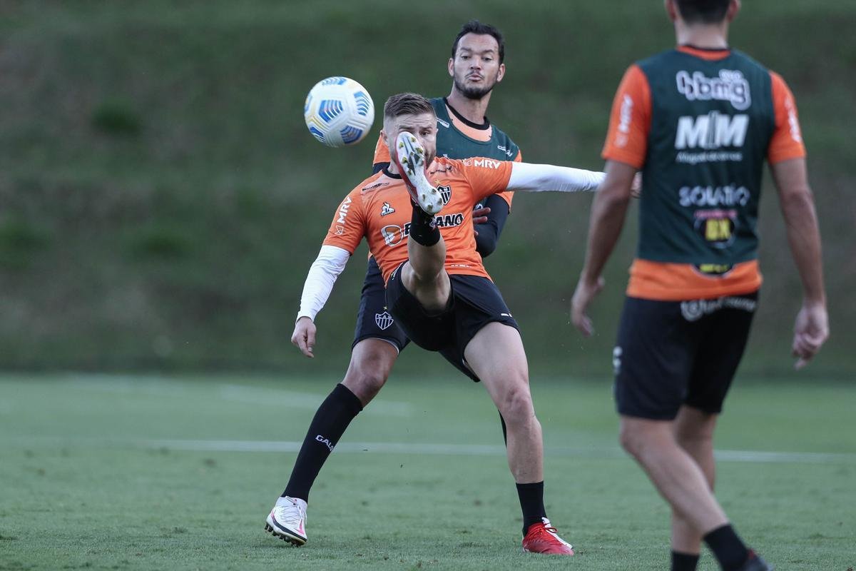 Fotos do primeiro treino de Diego Costa pelo Atltico