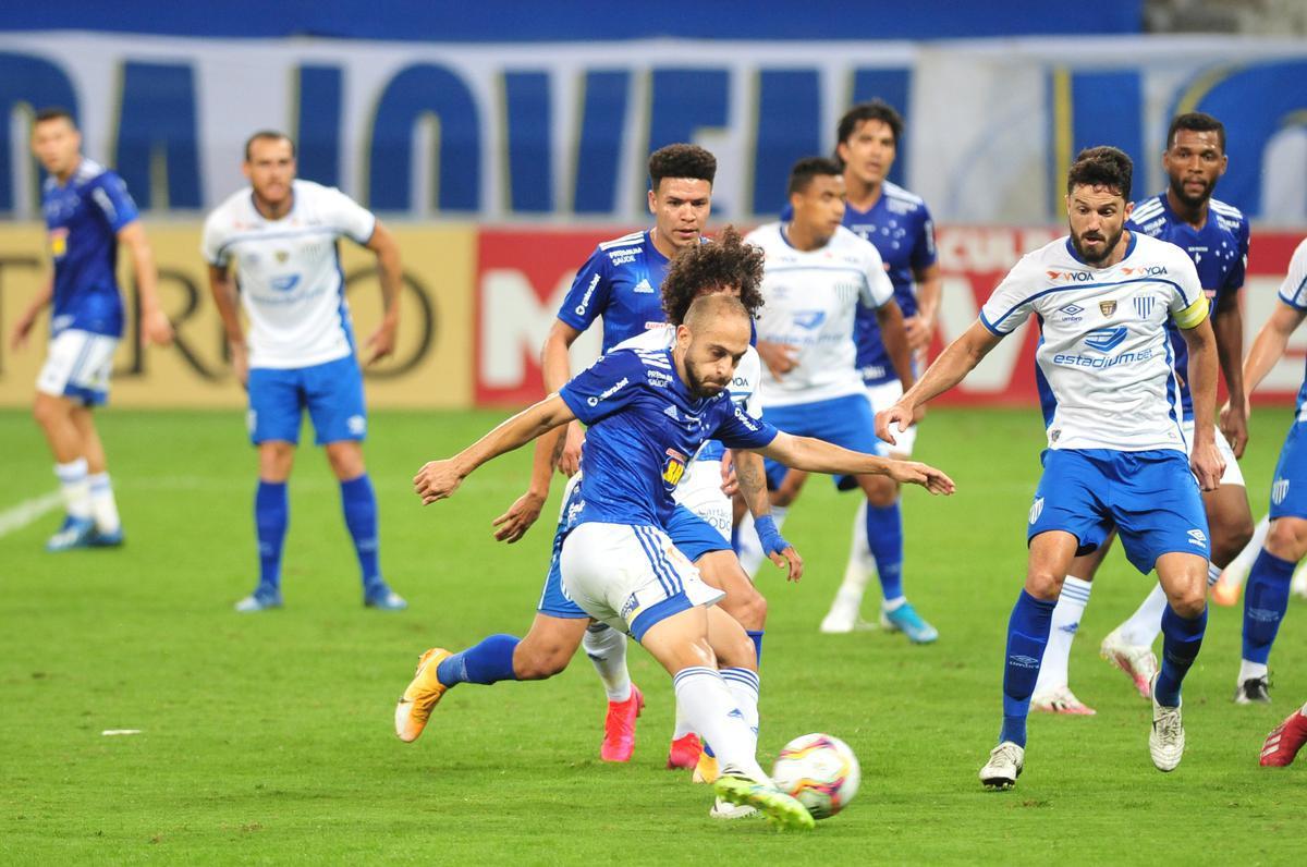 Fotos da derrota do Cruzeiro para o Ava, por 1 a 0, no Mineiro, pela 11 rodada da Srie B do Brasileiro