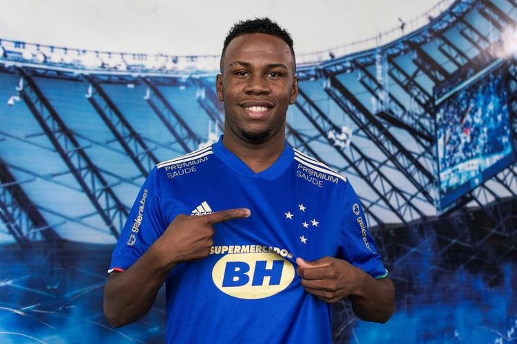 Klebinho, lateral-direito. Já deixou o clube