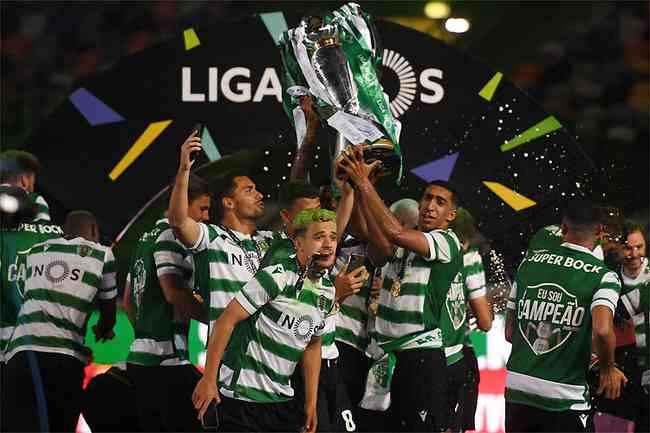 Sporting quebra longo jejum e levanta a taa do Campeonato Portugus aps vitria 