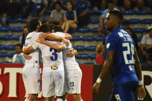 Com gol de Rodriguinho, Cruzeiro venceu Emelec e encaminhou classificao s oitavas de final da Copa Libertadores. Time chegou a nove pontos em trs rodadas, com 100% de aproveitamento