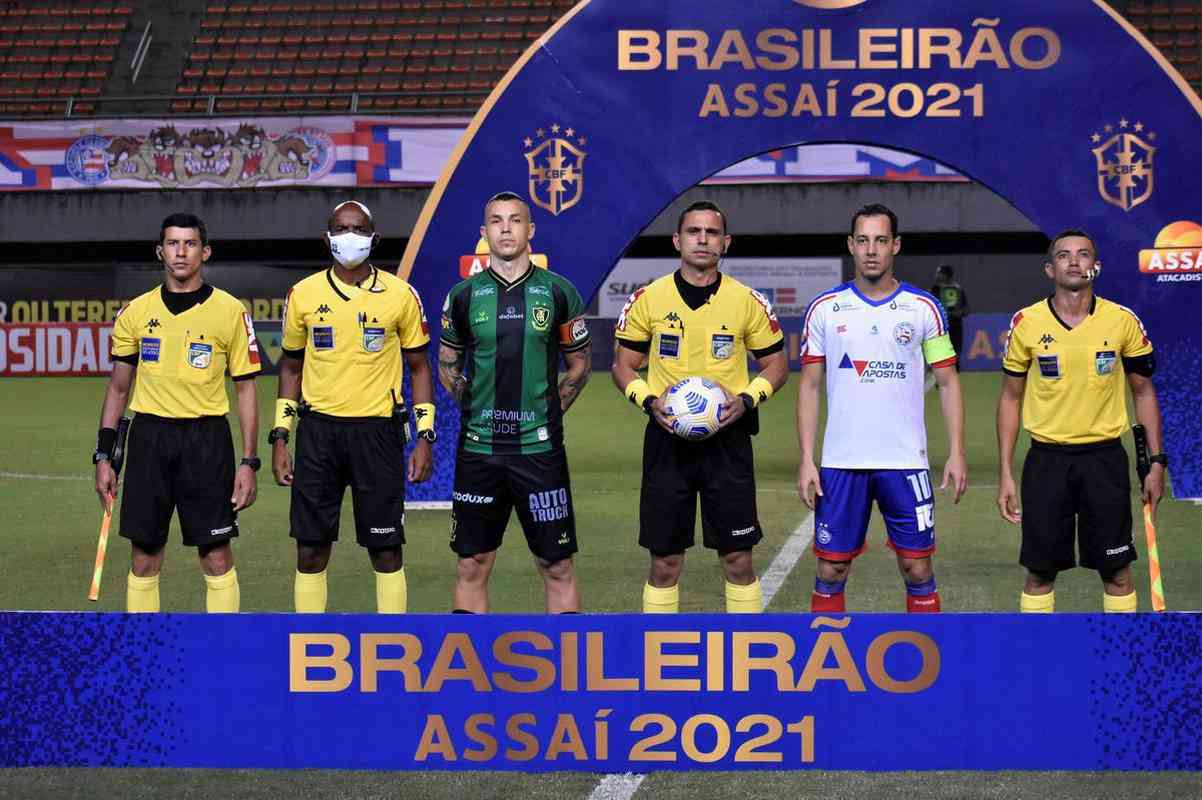 Fotos da vitória do América sobre o Bahia, por 4 a 3, em Pituaçu, em Salvador, pela oitava rodada do Campeonato Brasileiro de 2021