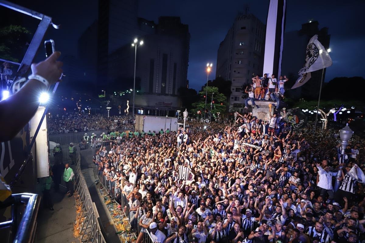 Bastidores da festa do Atltico em comemorao ao ttulo brasileiro