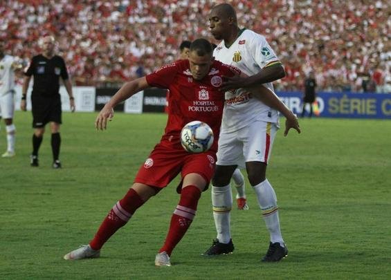 Náutico e Sampaio Corrêa iniciaram a decisão da Série C neste domingo