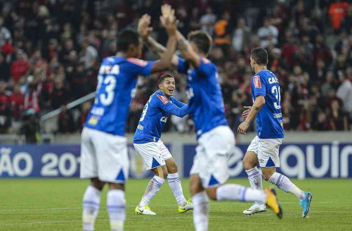 Fotos de Atlético-PR x Cruzeiro - Superesportes