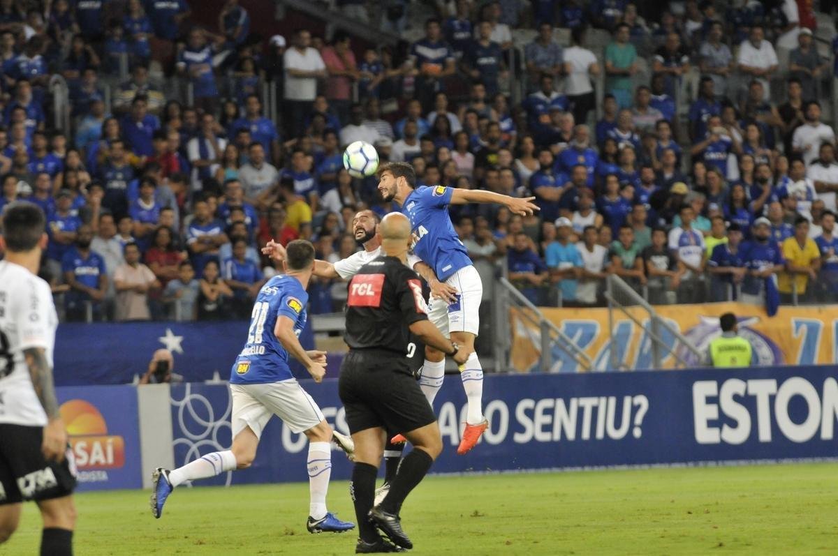 Fotos de Cruzeiro x Corinthians, no Mineiro, pela 34 rodada do Campeonato Brasileiro
