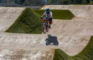 Localizado dentro do Parque Radical, em Deodoro, a pista de BMX tem percurso entre 300m e 400m