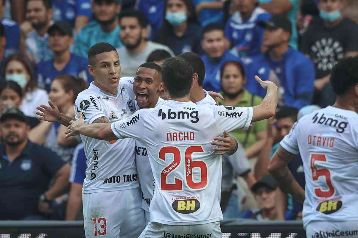 Fotos do jogo de ida das oitavas de final da Copa Libertadores, entre Emelec e Atlético, no estádio George Capwell, em Guayaquil, no Equador
