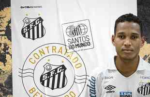Santos anunciou o lateral-direito João Lucas