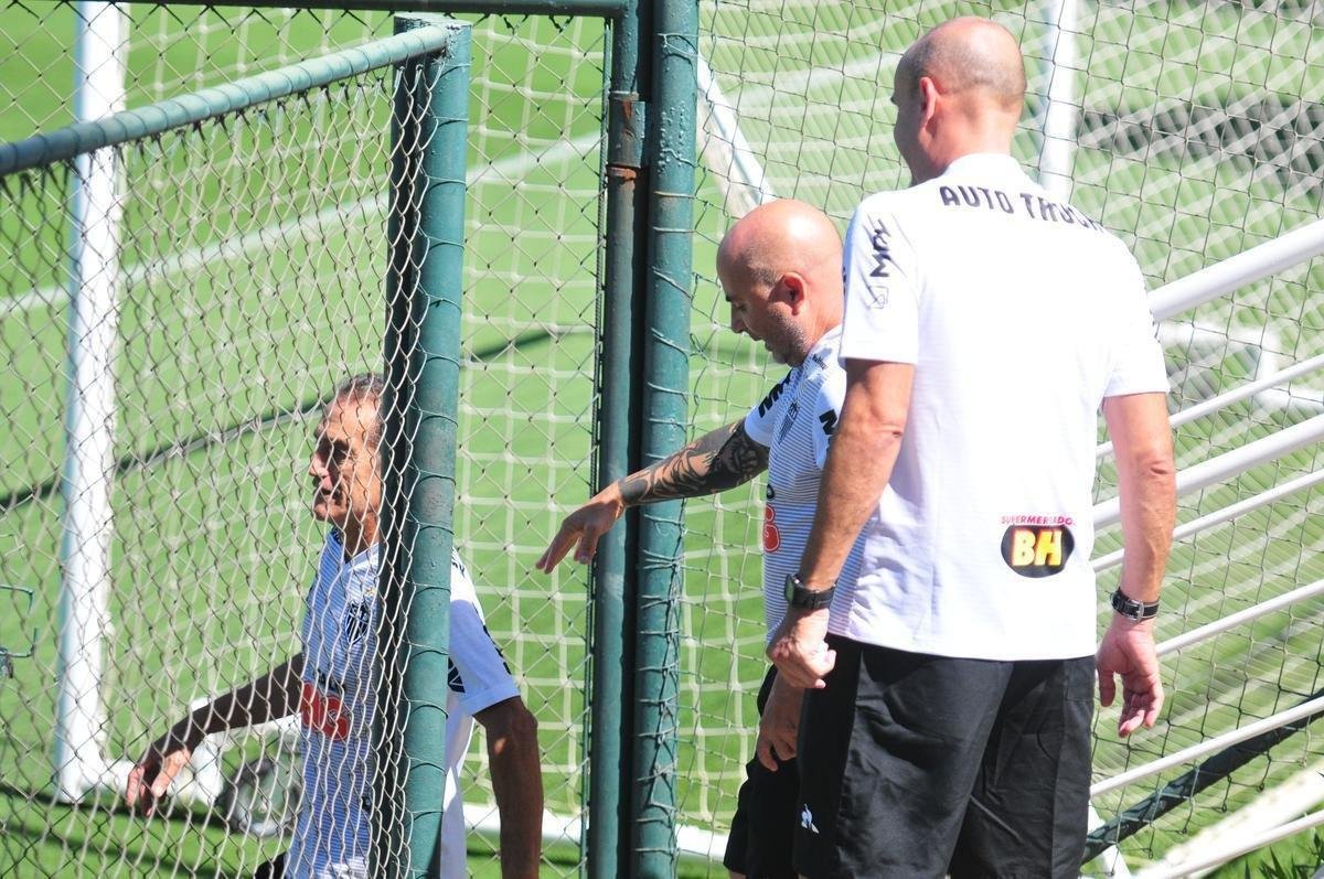 Jorge Sampaoli foi apresentado na tarde desta segunda-feira como novo tcnico do Atltico