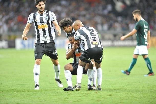 Marquinhos abriu o placar para o Atltico em chute cruzado: 1 a 0