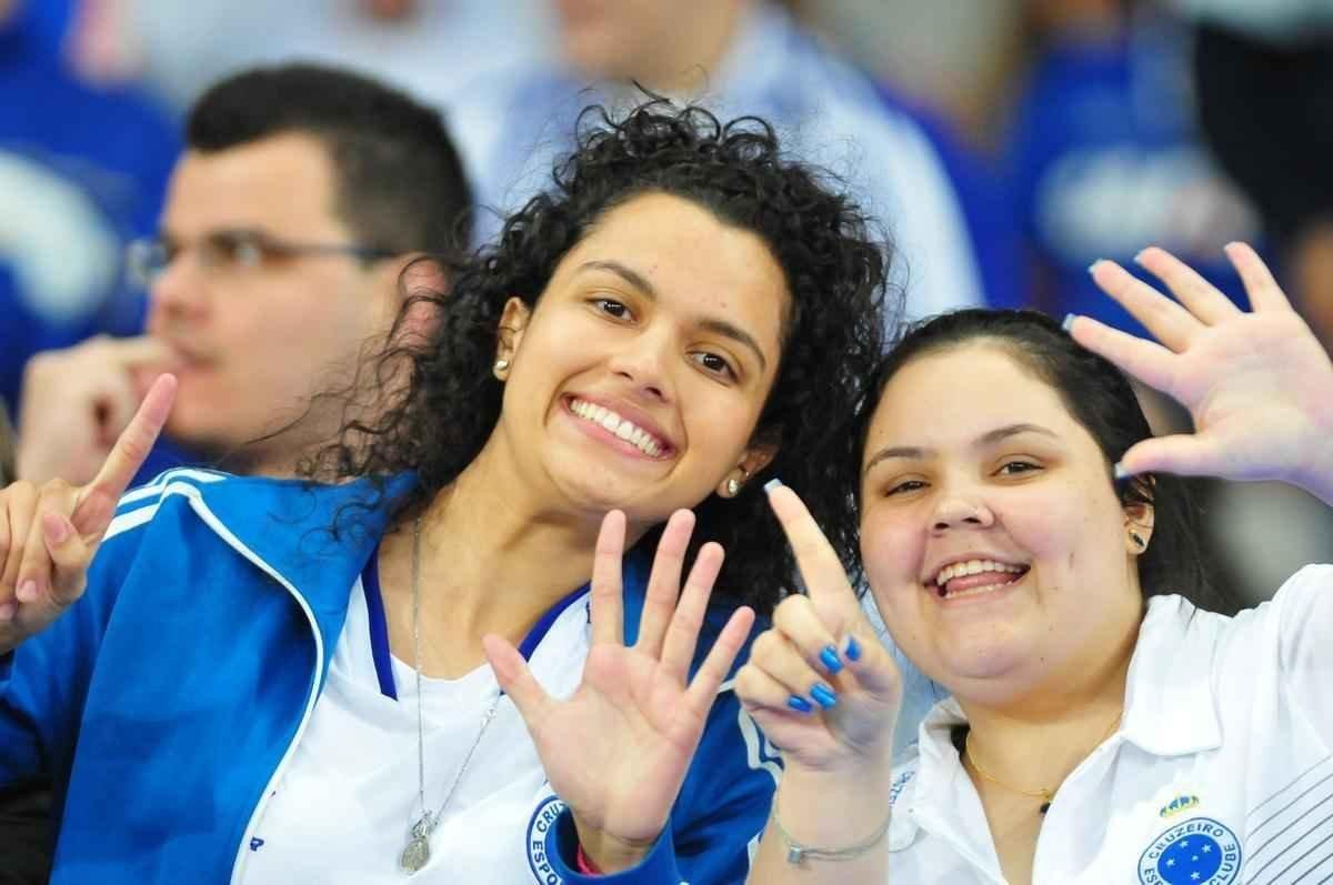 Torcida do Cruzeiro lotou o Mineiro em duelo com o Grmio pela semifinal da Copa do Brasil