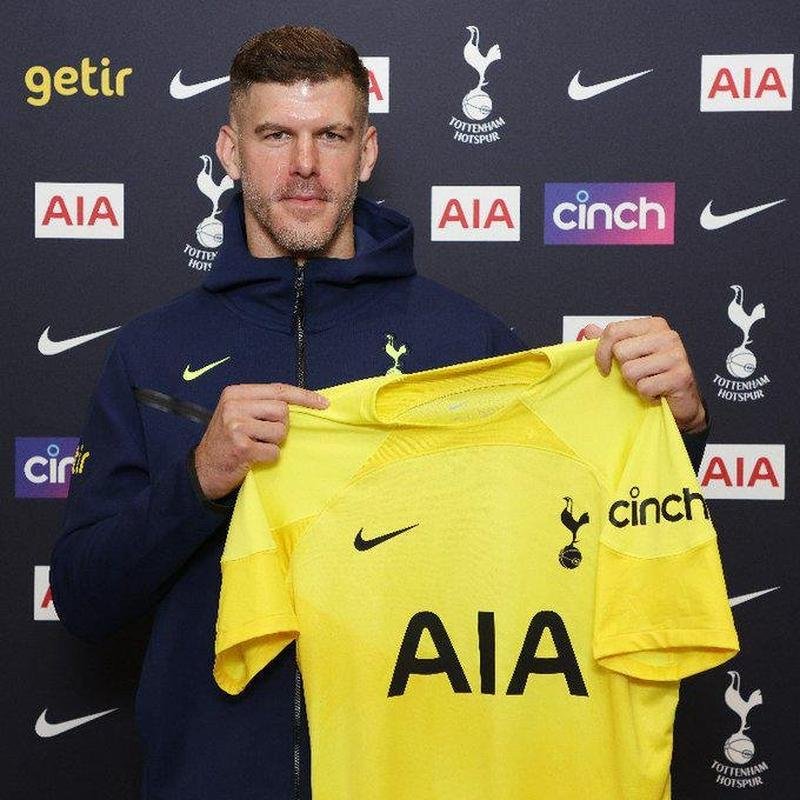 Tottenham: goleiro Fraser Forster (ex-Southampton)
