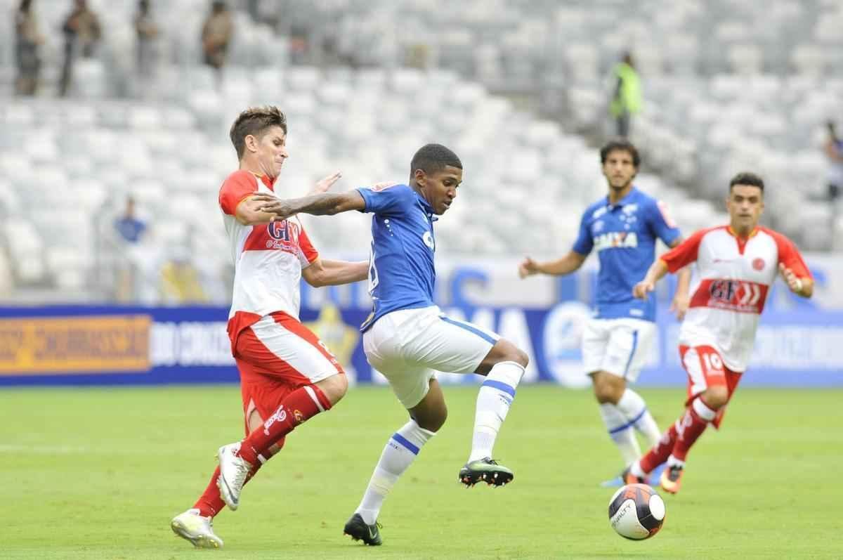 Imagens do jogo entre Cruzeiro e Tricordiano, pelo Campeonato Mineiro, no Mineiro