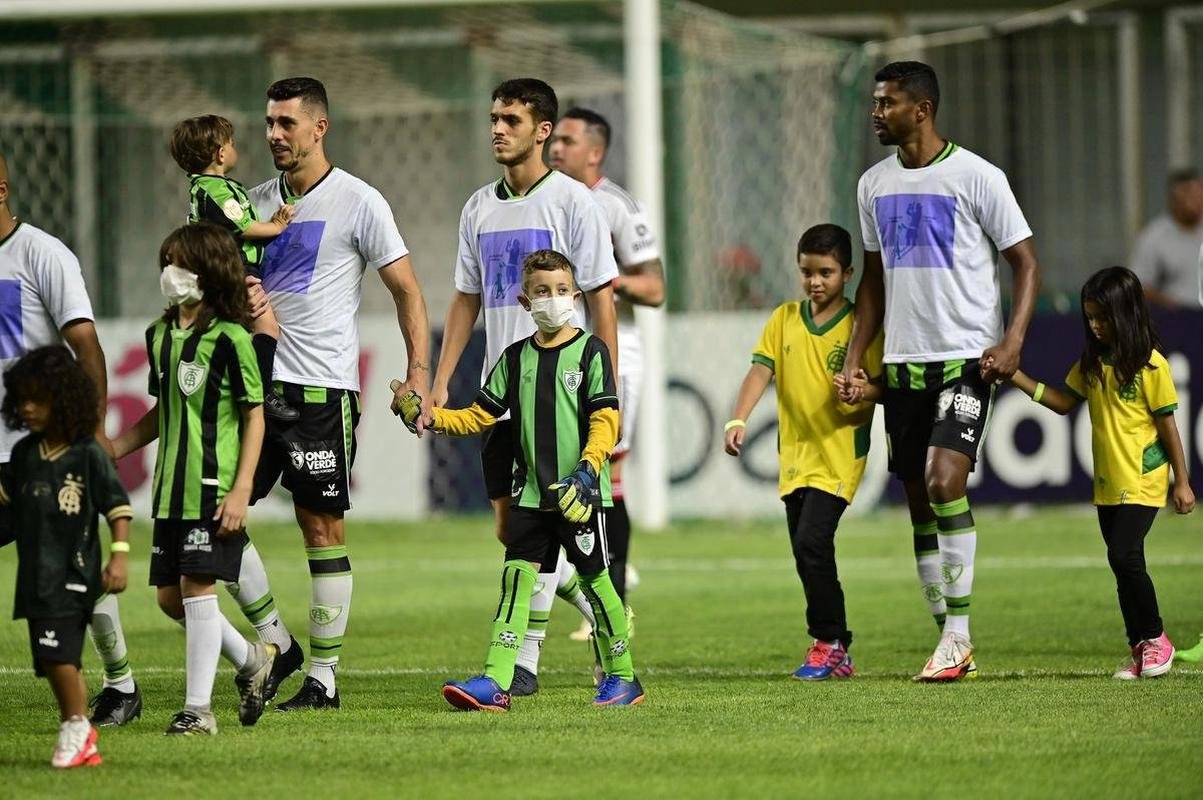 Fotos da derrota do Amrica para o So Paulo, por 2 a 1, no Independncia, em Belo Horizonte, pela 30 rodada da Srie A do Brasileiro. Atacante Alosio abriu o placar para o Coelho, mas Calleri e Alisson viraram para o Tricolor Paulista.