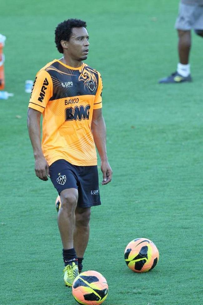 Rosinei - volante foi anunciado como reforo do Atltico em 18 de dezembro de 2012