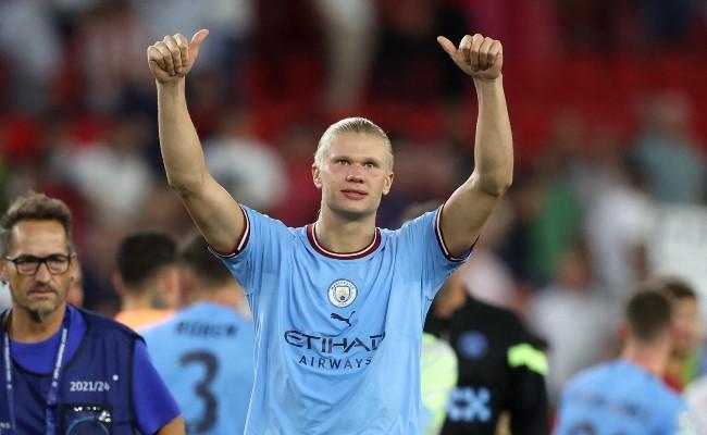 Haaland, com 22 anos completados em julho, anotou 25 gols em 20 jogos pelo torneio e estabeleceu um novo recorde