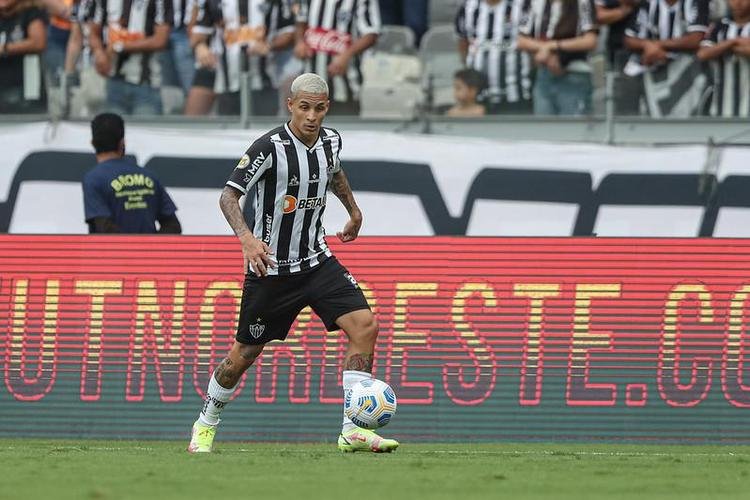 Lateral-esquerdo - Guilherme Arana - Atltico