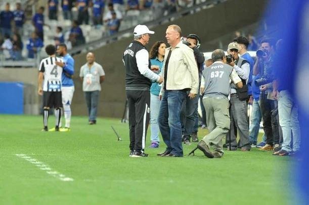 Imagens da torcida e da partida entre Cruzeiro e Santos, no Mineiro