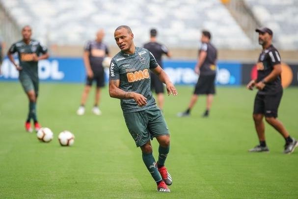 Levir Culpi comanda treino no Mineirão antes da estreia no Grupo E da Libertadores