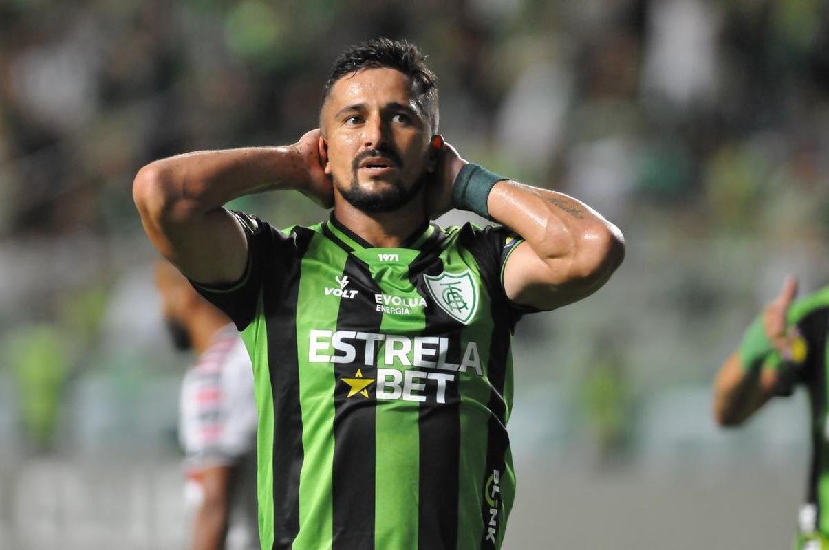 Fotos do jogo entre Amrica e Santa Cruz