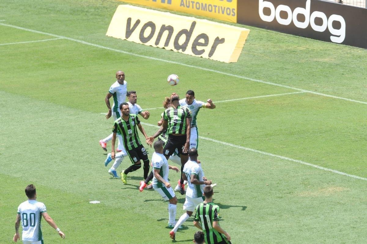 Equipes se enfrentaram neste sbado, pela 13 rodada da competio