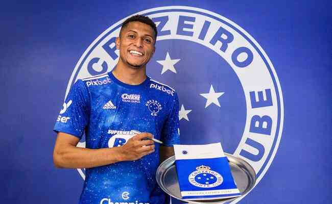 Rafael Santos renovou com o Cruzeiro at 2024