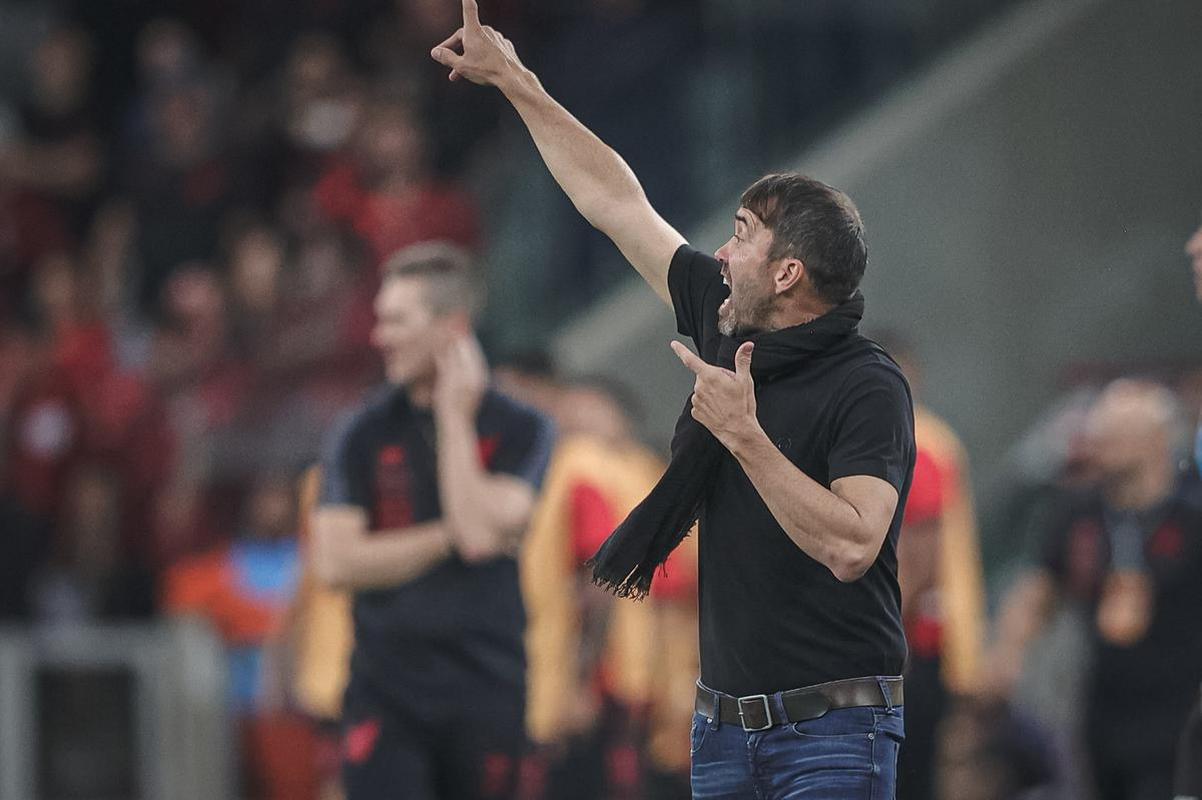 O Atltico visitou, na noite desta tera-feira (18/4), o Athletico-PR na Arena da Baixada, em Curitiba. A partida foi vlida pela 2 rodada do Grupo G da Copa Libertadores de 2023.