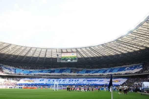 Imagens da torcida do Cruzeiro no clssico contra o Atltico, no Mineiro