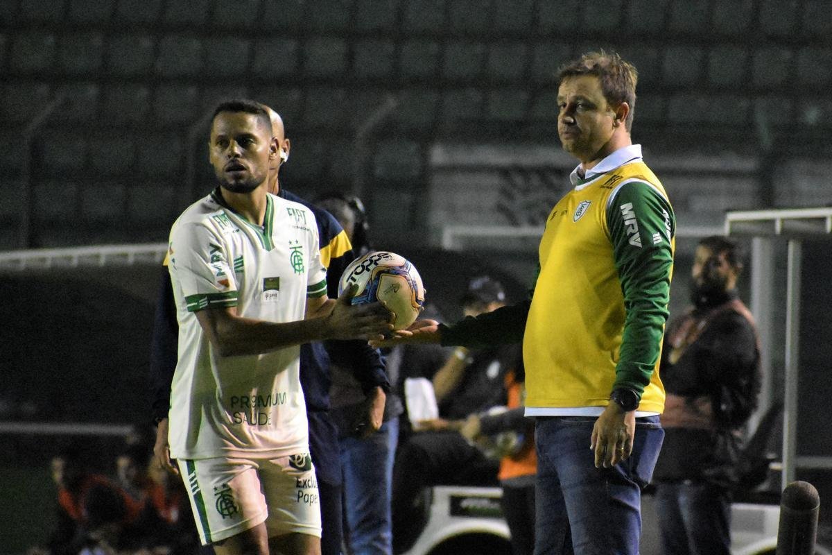 Amrica e Figueirense se enfrentaram pela 28 rodada da Srie B do Campeonato Brasileiro