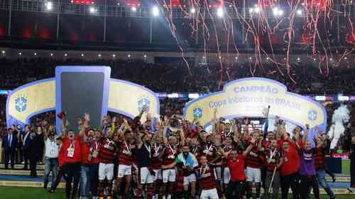 The Strongest vence bem o Plaza Colonia e avança na Copa