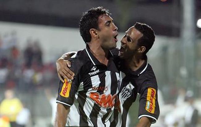 Werley em jogos com a camisa do Atlético