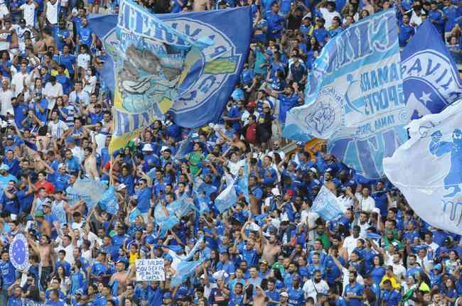 4th Cruzeiro 2 x 0 Ponte Preta - 58,076 fans, in Mineirao, for the 13th round of Serie B;  income of BRL 2,378,469.50