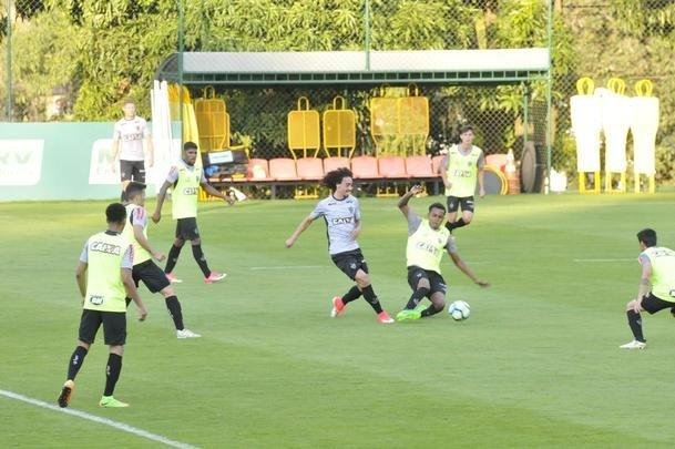 Com Fred em campo, jogadores do Atltico se reapresentaram na tarde desta segunda-feira
