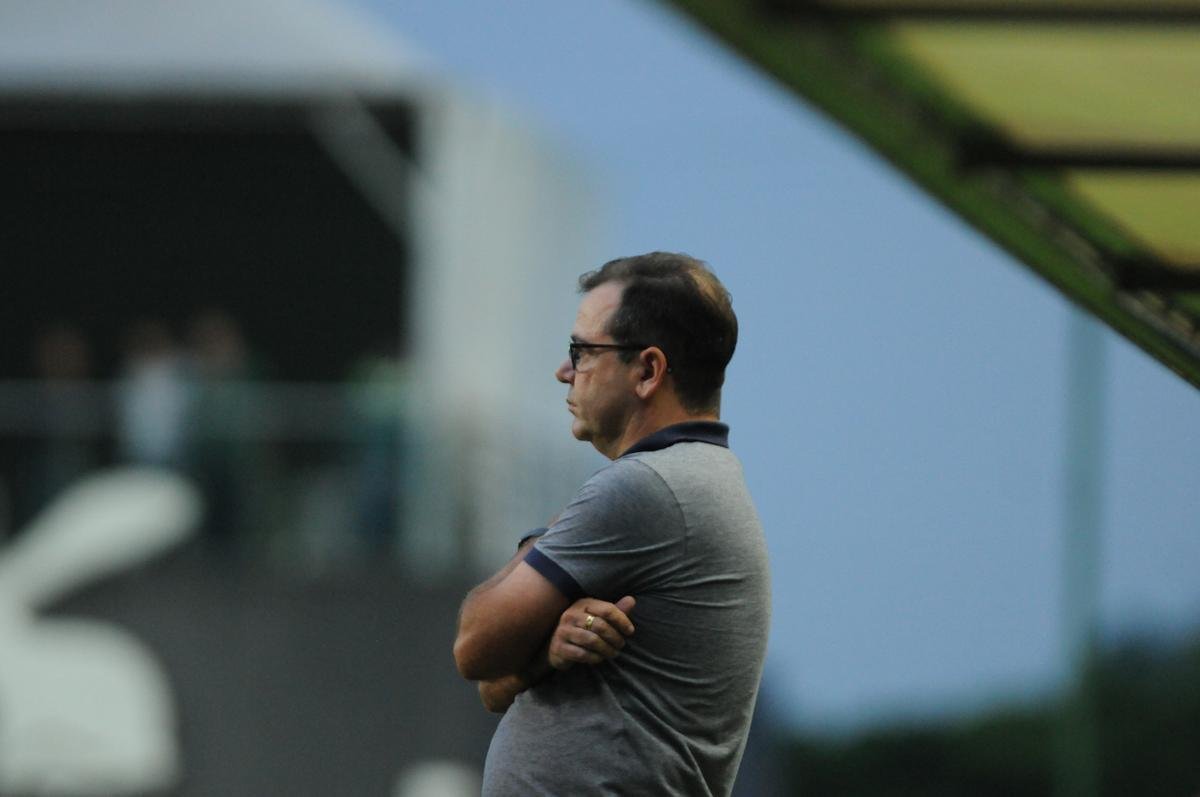 Equipes se enfrentaram, na noite deste domingo, pela penltima rodada do Brasileiro