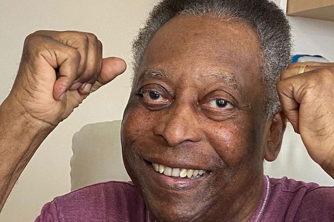 Pelé retornou ao quarto após passar a noite novamente em uma UTI