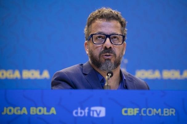 Tcnico Tite convocou a equipe nacional para jogos nos Estados Unidos, em setembro.