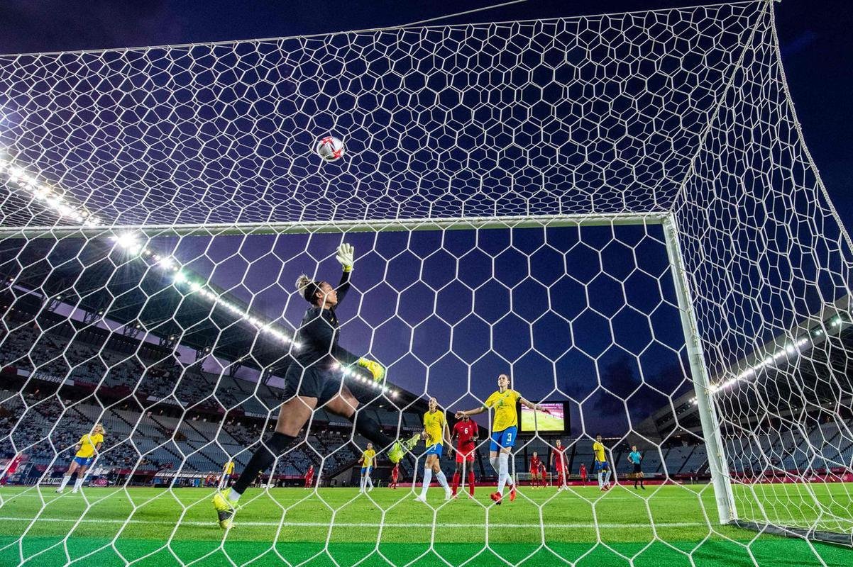 A eliminao brasileira no torneio de futebol feminino dos Jogos de Tquio