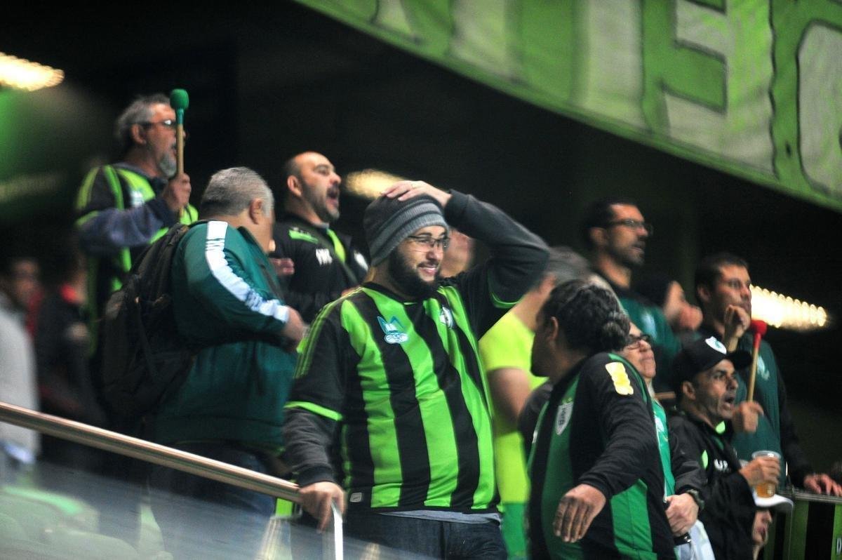 Amrica e Oeste duelaram na noite desta tera-feira, no Independncia, em jogo vlido pela 11 rodada da Srie B do Campeonato Brasileiro