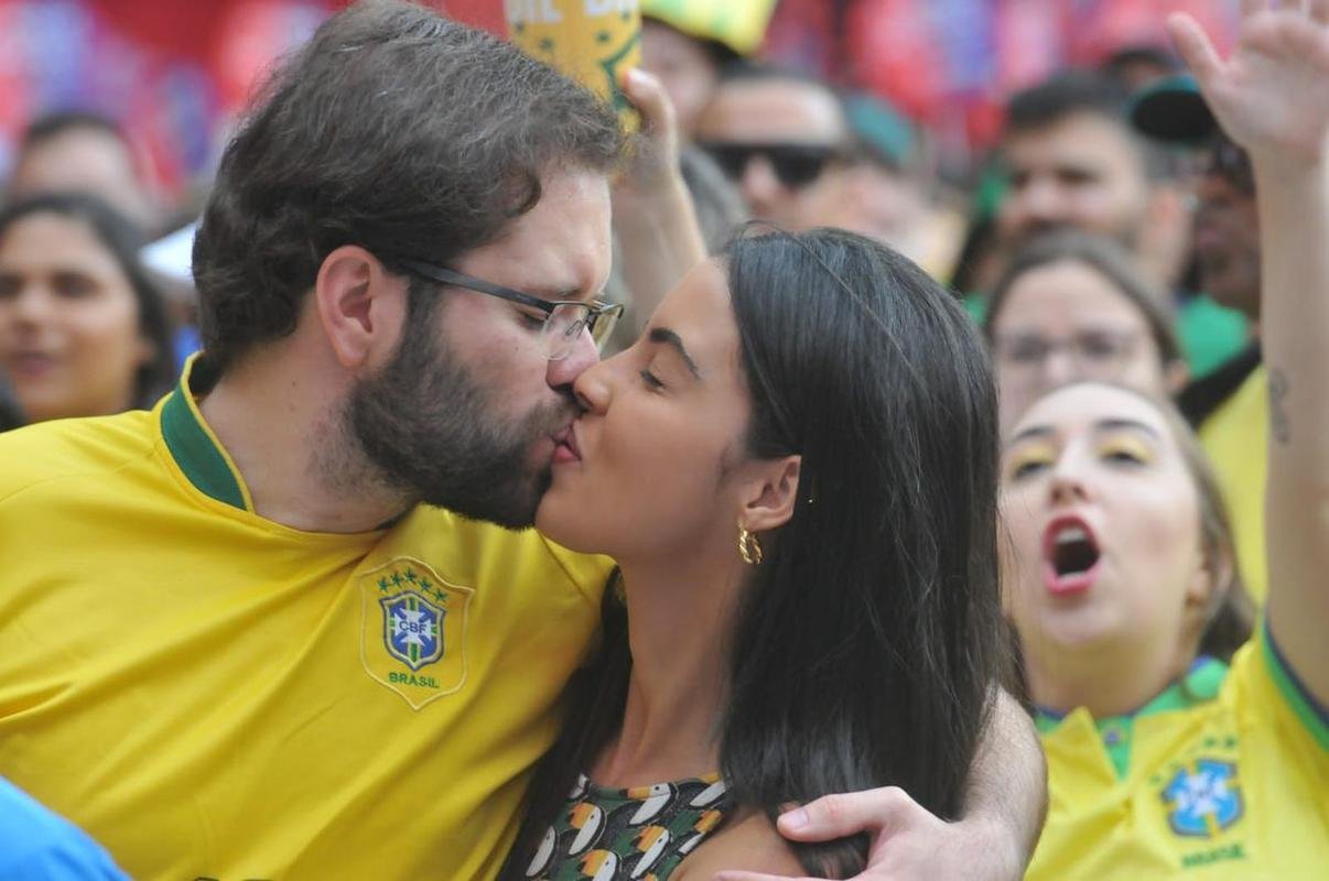 No Mineiro, torcedores assistem ao jogo entre Brasil x Srvia pela Copa do Mundo do Catar