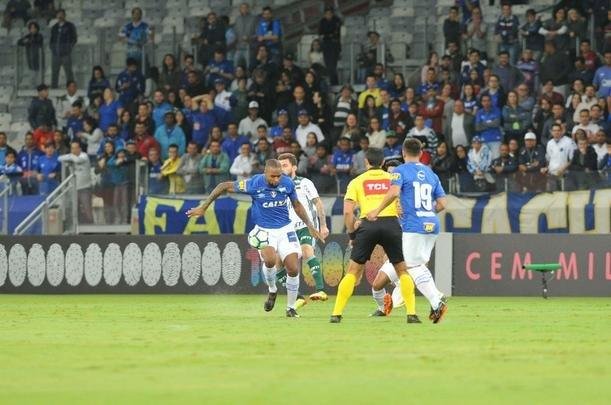 Cruzeiro e Palmeiras mediram foras, no Mineiro, pela oitava rodada do Campeonato Brasileiro