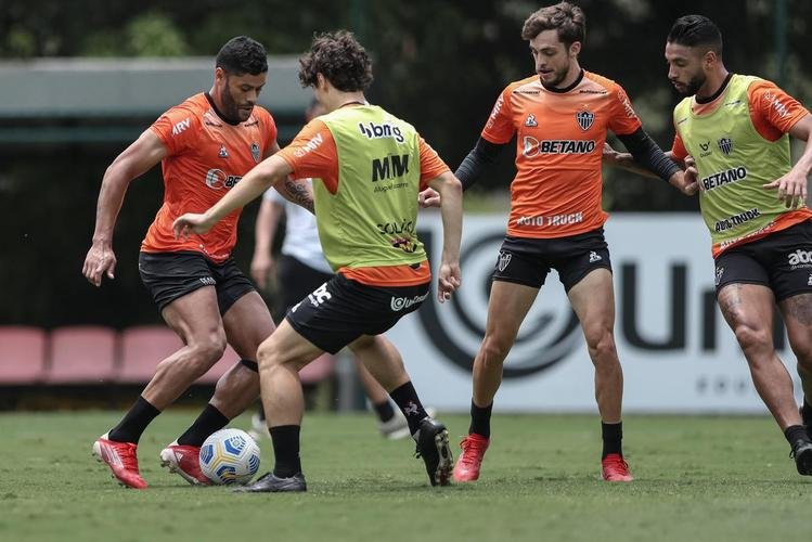 Elenco atleticano encerrou a preparação para enfrentar o Atlético-GO fora de casa