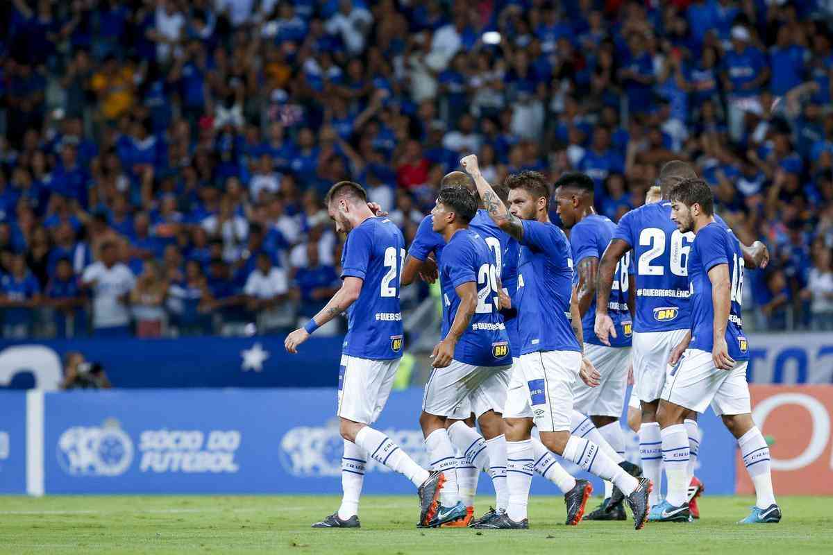 O Cruzeiro somou 29 pontos em 33 possveis na primeira fase do Mineiro (87,87%). Foram nove vitrias e dois empates. O aproveitamento foi idntico ao alcanado em 2016.